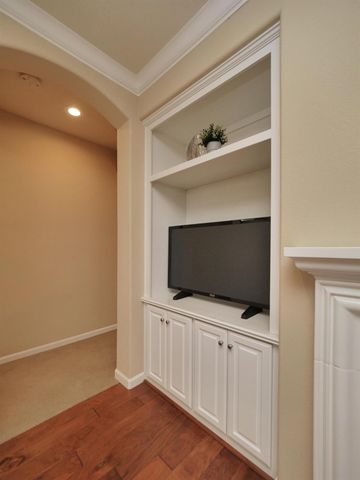 1048 Cabris Ln, Roseville, CA 95747