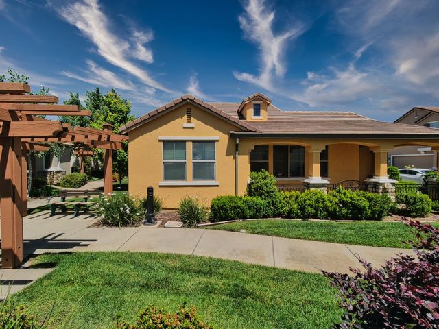 1048 Cabris Ln, Roseville, CA 95747