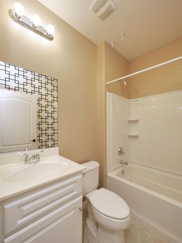 1048 Cabris Ln, Roseville, CA 95747