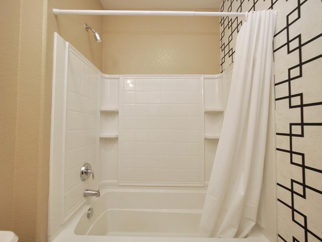 1048 Cabris Ln, Roseville, CA 95747