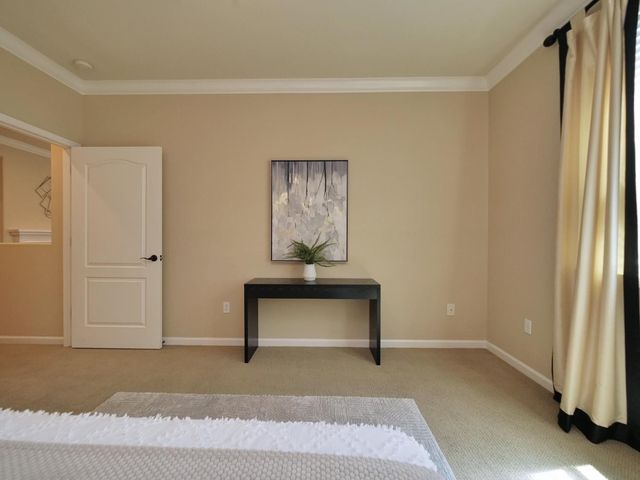 1048 Cabris Ln, Roseville, CA 95747