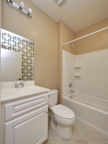 1048 Cabris Ln, Roseville, CA 95747
