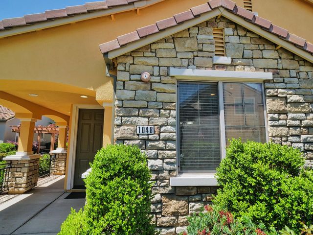 1048 Cabris Ln, Roseville, CA 95747