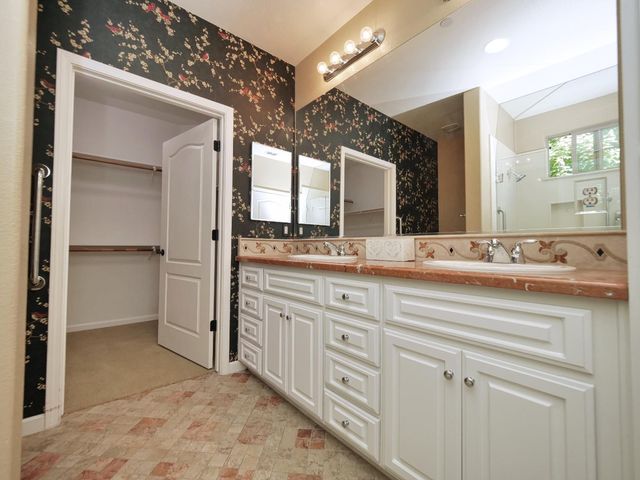 1048 Cabris Ln, Roseville, CA 95747