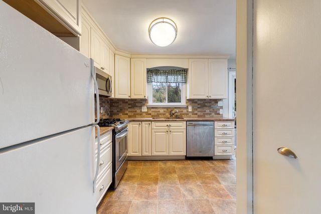 1215 BRANCH LN, Glen Burnie, MD 21061