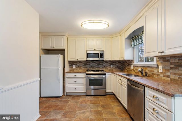 1215 BRANCH LN, Glen Burnie, MD 21061