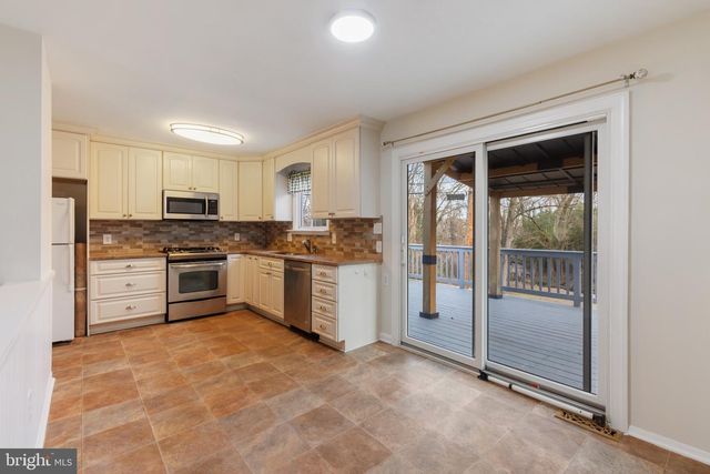 1215 BRANCH LN, Glen Burnie, MD 21061