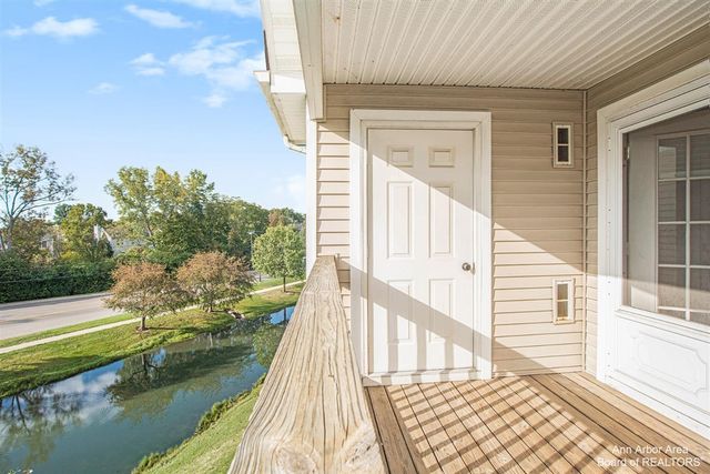 1551 Oakfield Drive, Ann Arbor, MI 48108