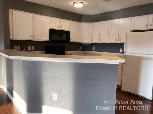 1551 Oakfield Drive, Ann Arbor, MI 48108