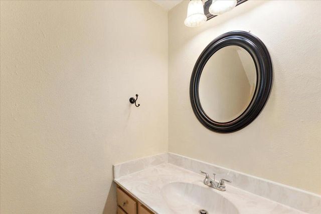 16465 Green Tree Boulevard 18, Victorville, CA 92395