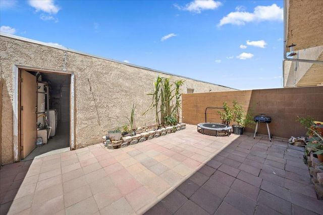 16465 Green Tree Boulevard 18, Victorville, CA 92395
