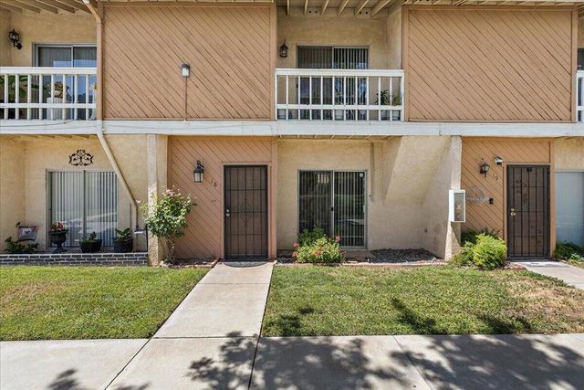 16465 Green Tree Boulevard 18, Victorville, CA 92395