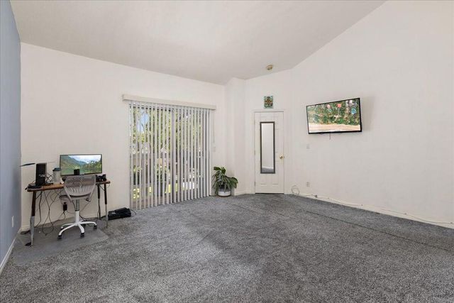 16465 Green Tree Boulevard 18, Victorville, CA 92395