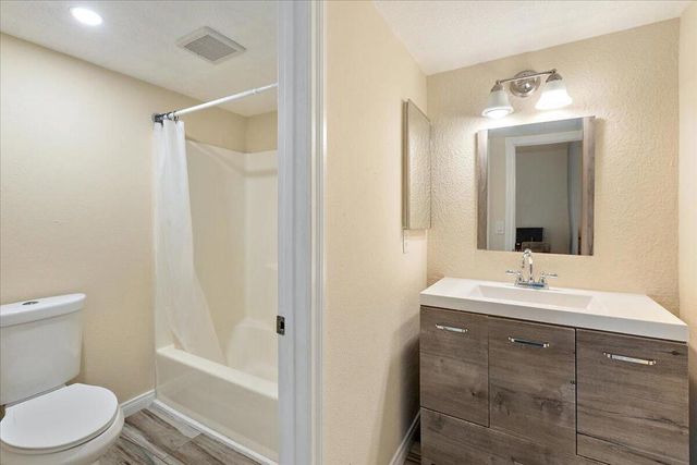 16465 Green Tree Boulevard 18, Victorville, CA 92395