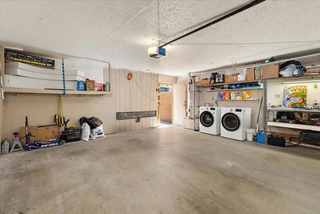 16465 Green Tree Boulevard 18, Victorville, CA 92395