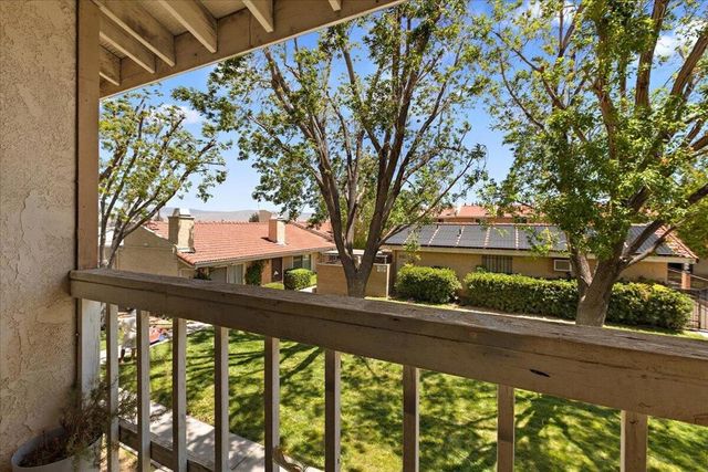 16465 Green Tree Boulevard 18, Victorville, CA 92395
