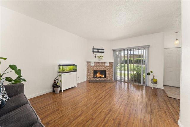 16465 Green Tree Boulevard 18, Victorville, CA 92395