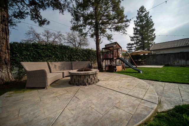 2330 S Stover Street, Visalia, CA 93292