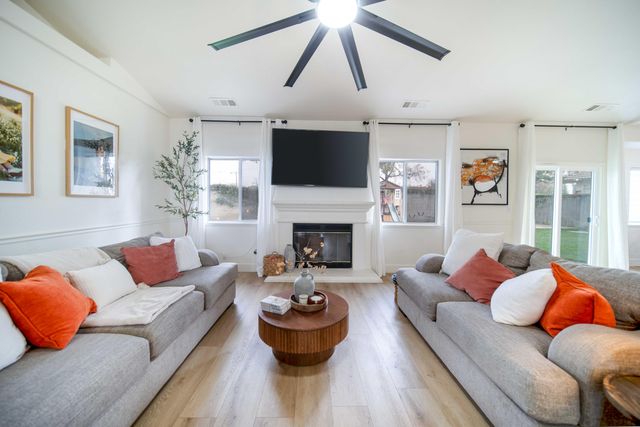 2330 S Stover Street, Visalia, CA 93292