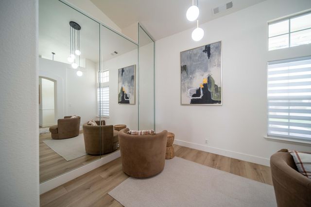 2330 S Stover Street, Visalia, CA 93292