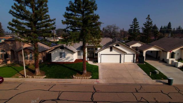 2330 S Stover Street, Visalia, CA 93292