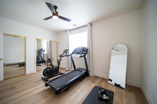 2330 S Stover Street, Visalia, CA 93292