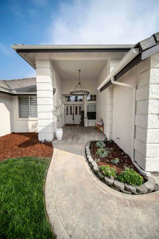 2330 S Stover Street, Visalia, CA 93292