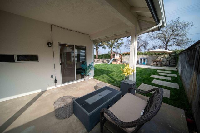 2330 S Stover Street, Visalia, CA 93292