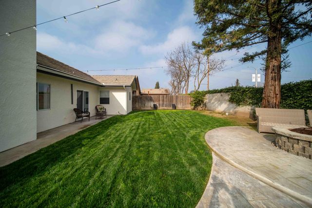 2330 S Stover Street, Visalia, CA 93292