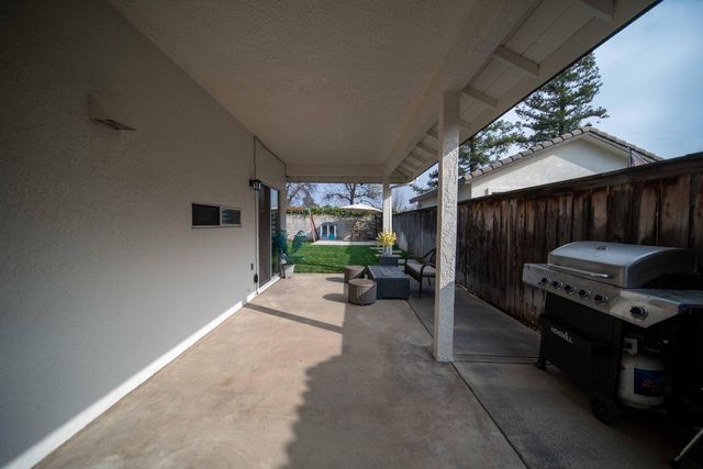 2330 S Stover Street, Visalia, CA 93292