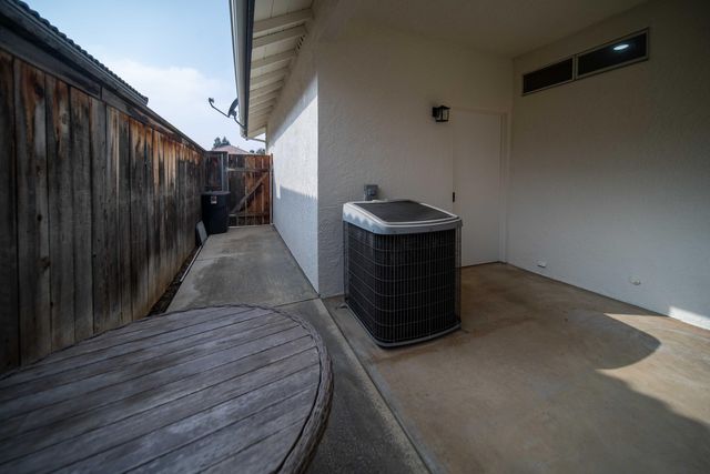 2330 S Stover Street, Visalia, CA 93292