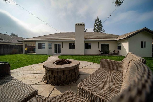 2330 S Stover Street, Visalia, CA 93292