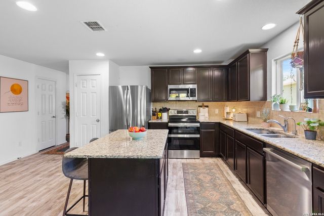 3727 Indian Hills, Selma, TX 78154