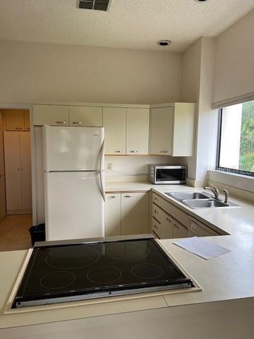 3000 RED OAK COURT 204, Palm Harbor, FL 34684