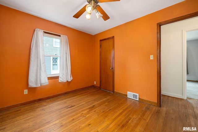 306 N LAWNDALE Avenue, Washington, IL 61571