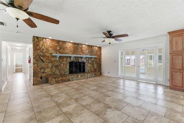 13525 301 HIGHWAY N, Thonotosassa, FL 33592