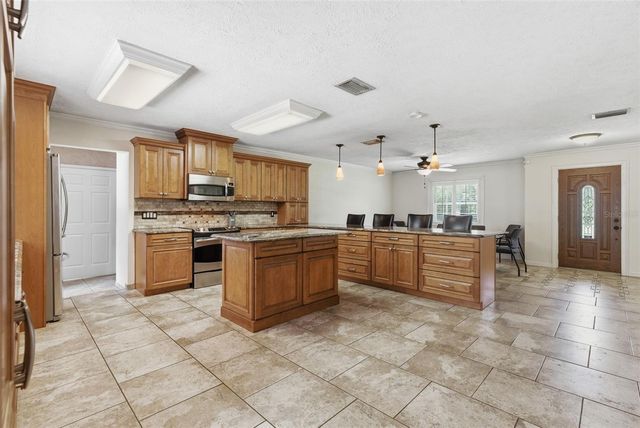 13525 301 HIGHWAY N, Thonotosassa, FL 33592