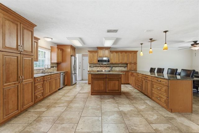 13525 301 HIGHWAY N, Thonotosassa, FL 33592