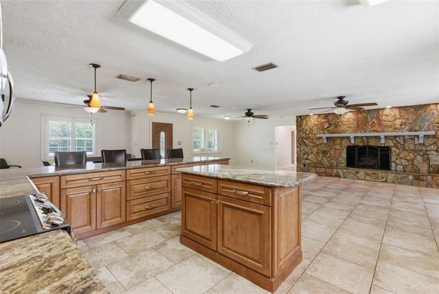 13525 301 HIGHWAY N, Thonotosassa, FL 33592