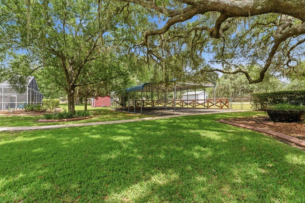 Image 57 of property listing at 13525 301 HIGHWAY N, Thonotosassa, FL 33592
