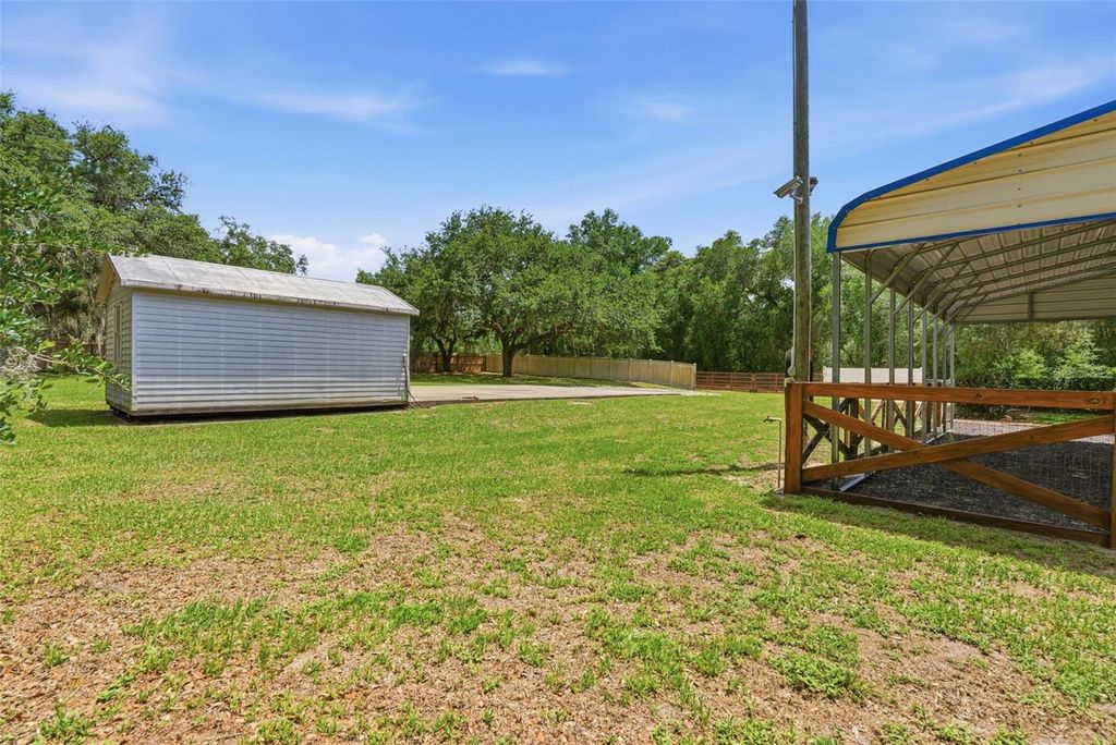 Image 67 of property listing at 13525 301 HIGHWAY N, Thonotosassa, FL 33592
