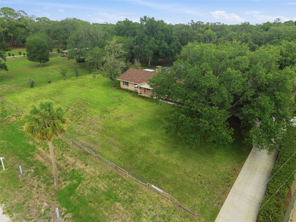 Image 71 of property listing at 13525 301 HIGHWAY N, Thonotosassa, FL 33592