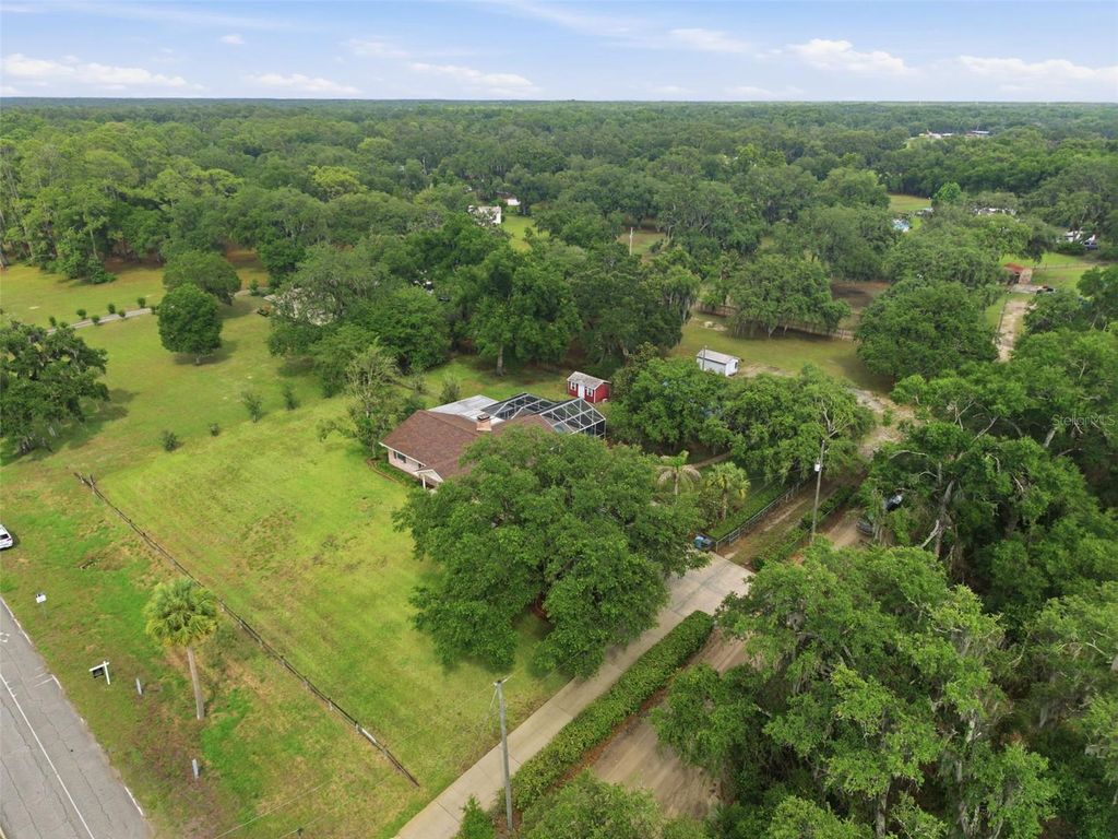 Image 74 of property listing at 13525 301 HIGHWAY N, Thonotosassa, FL 33592
