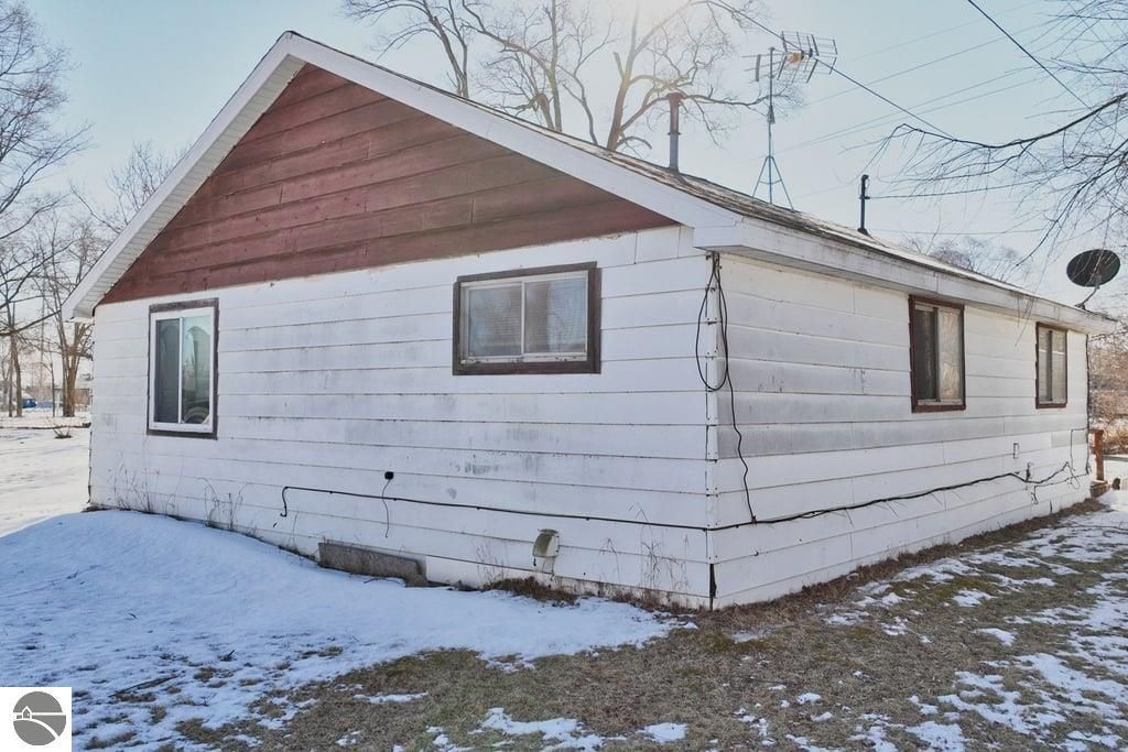 Image 19 of property listing at 1205 N Kinney Avenue, Mt Pleasant, MI 48858