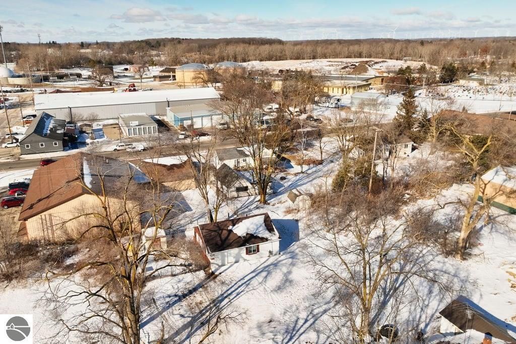 Image 24 of property listing at 1205 N Kinney Avenue, Mt Pleasant, MI 48858