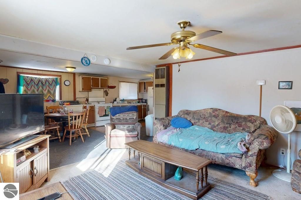 Image 3 of property listing at 1205 N Kinney Avenue, Mt Pleasant, MI 48858