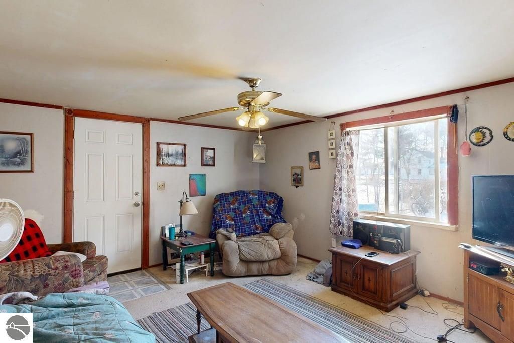 Image 4 of property listing at 1205 N Kinney Avenue, Mt Pleasant, MI 48858