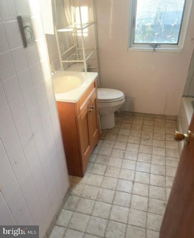 2424 WOOD AVE, Tullytown, PA 19007