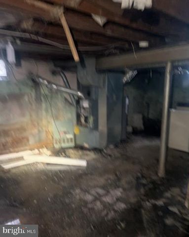 2424 WOOD AVE, Tullytown, PA 19007