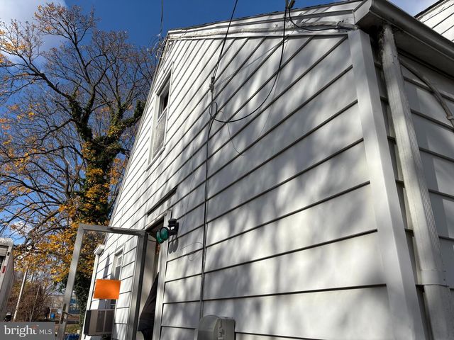 2424 WOOD AVE, Tullytown, PA 19007